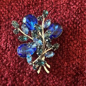 Stunning MCM Blue Crystal on silver brooch